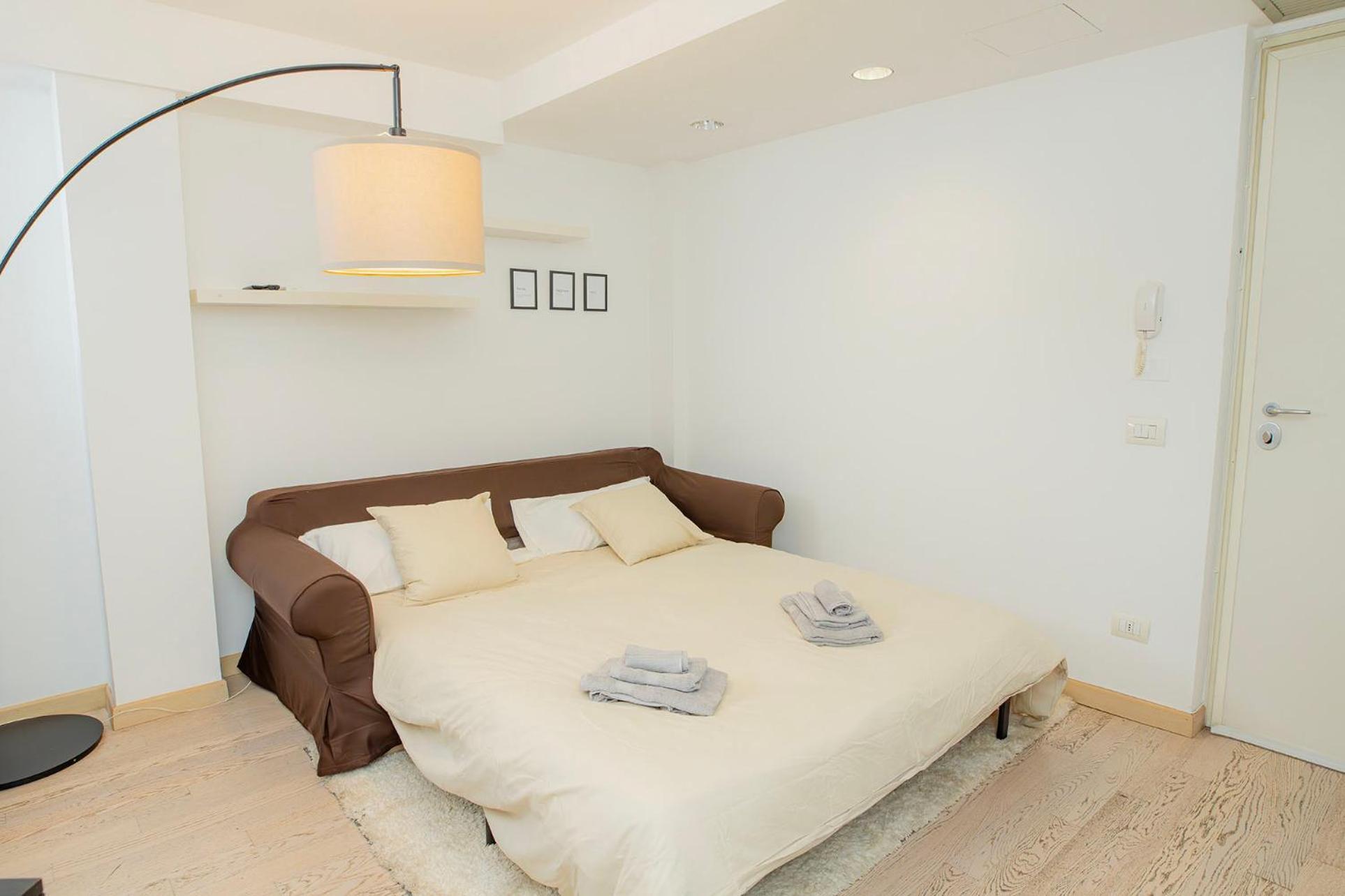 Апартаменты Navigli 10 Min Loft Moderno Con Area Esterna Милан Экстерьер фото